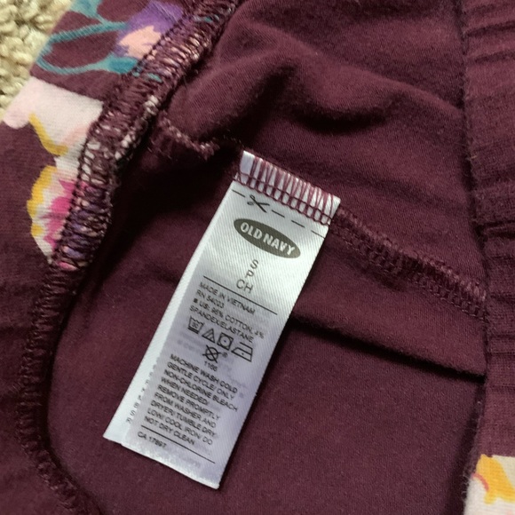 Old Navy Women’s floral/maroon leggings size Small - Picture 2 of 3